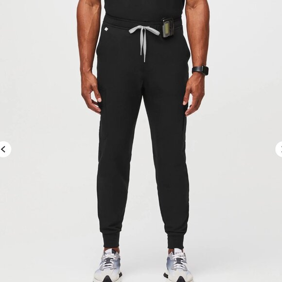 **NEW W TAGS** FIGS Tansen Cargo Utility Jogger Scrub Pants in BLACK - Picture 2 of 7